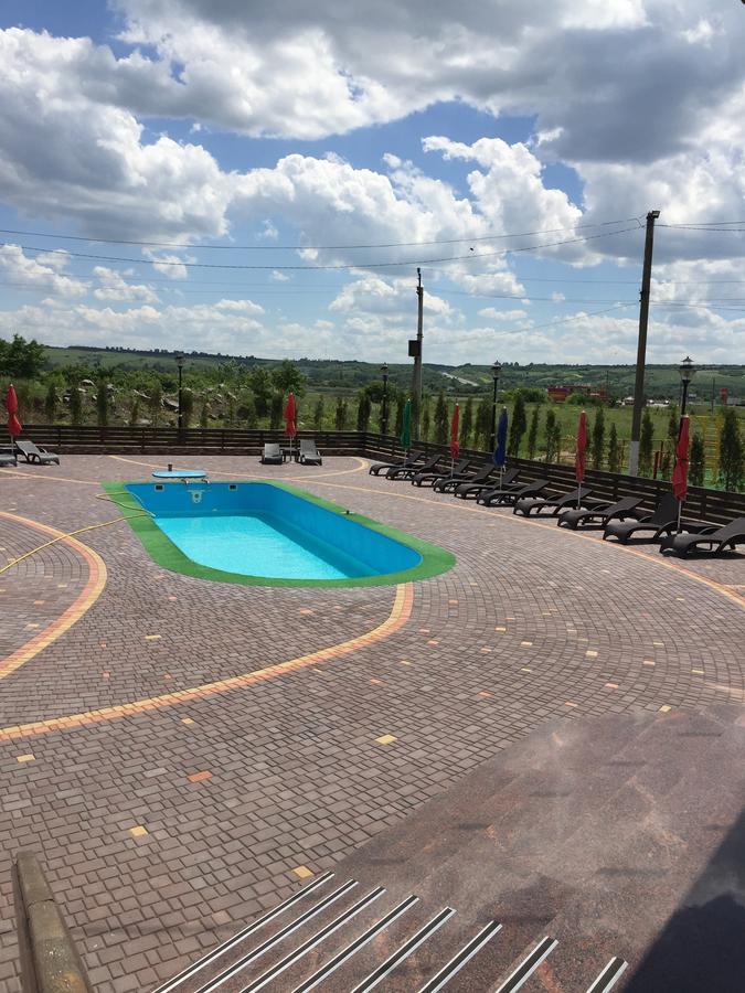 Hotel Oktan Kryve Ozero Exterior foto